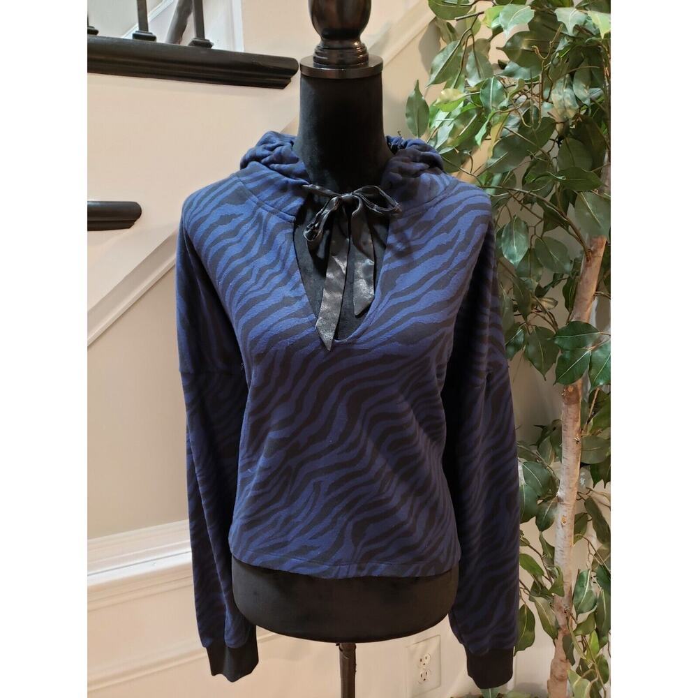Victoria's Secret Women's Blue Zebra Print Drop‎ Shoulder Hooded Sweater Large